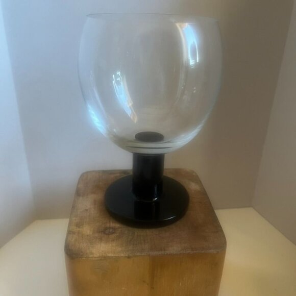 Crate & Barrel Viva Black Grand Wine Glasses Set Of 4 15 oz Discontinued Modern - Picture 4 of 5